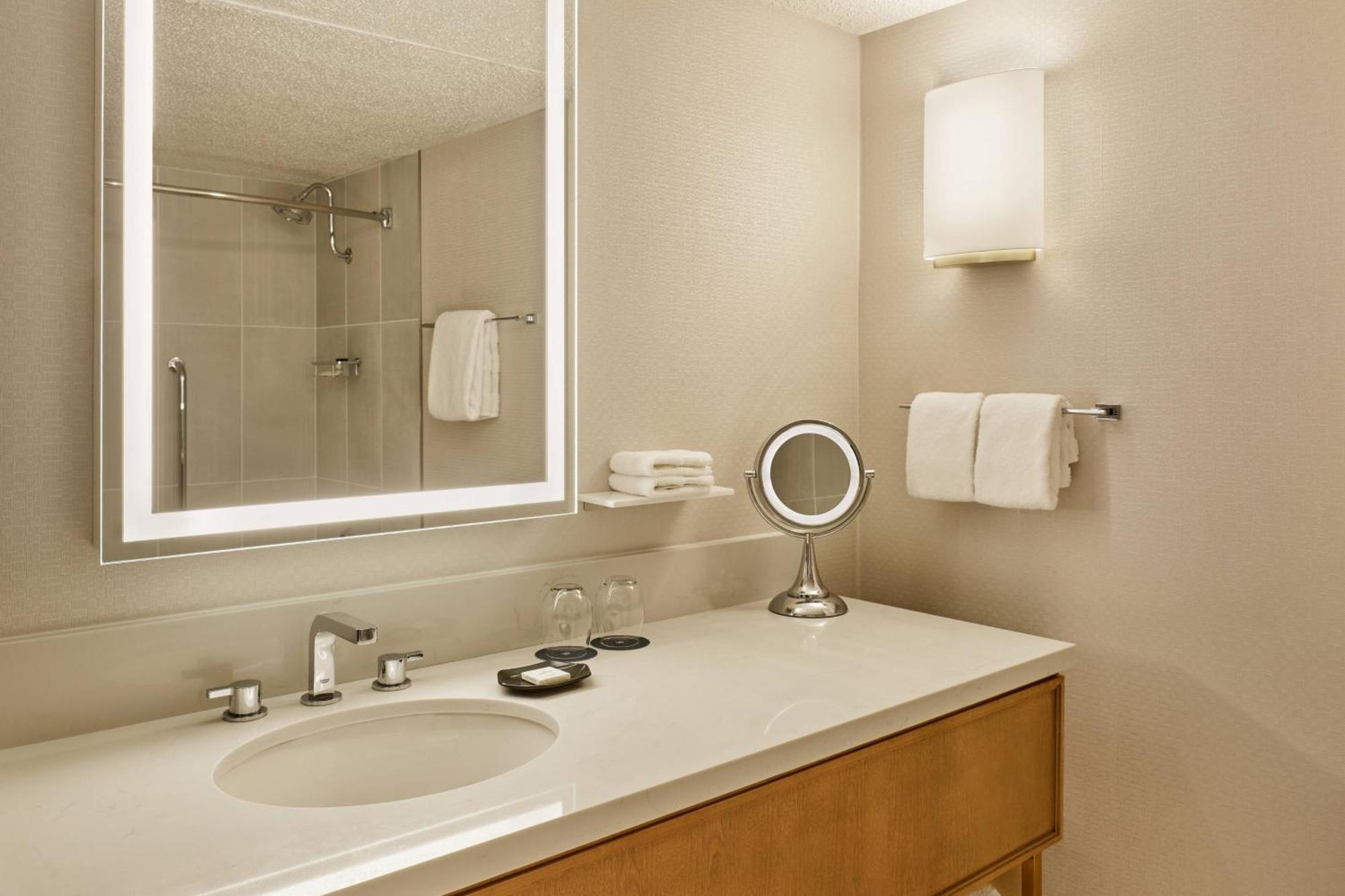 Sheraton Portland Airport Hotel Ngoại thất bức ảnh
