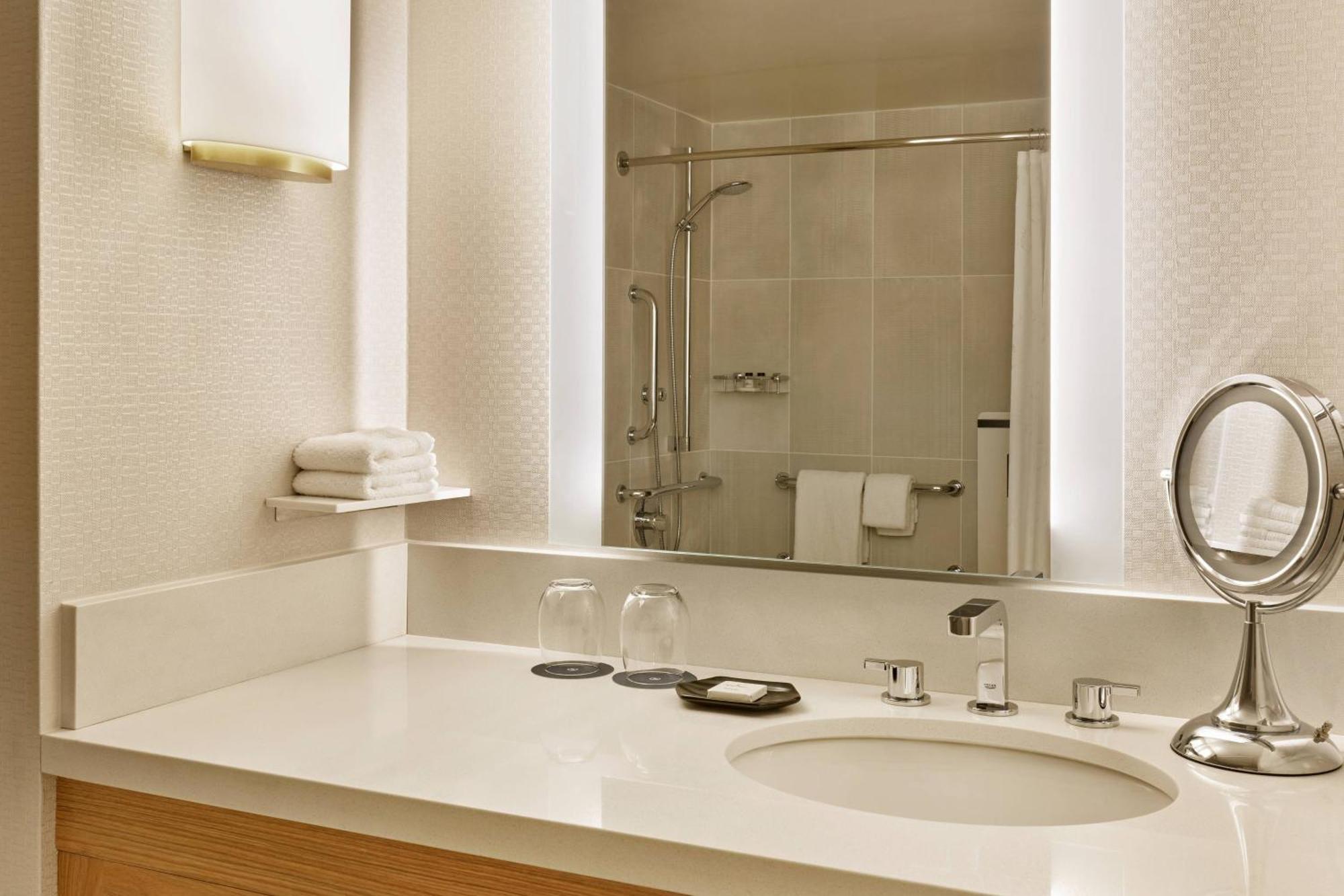 Sheraton Portland Airport Hotel Ngoại thất bức ảnh